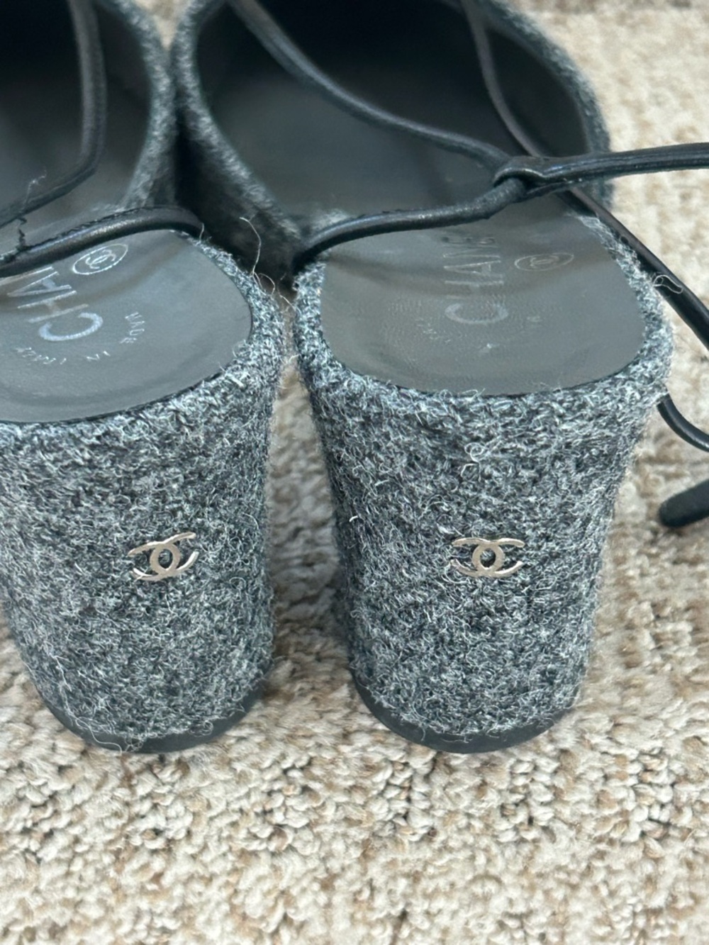 Vintage Chanel slingback cap toe pointy toe tweed gray and black heel 38.5 sz 8 - Picture 14 of 15